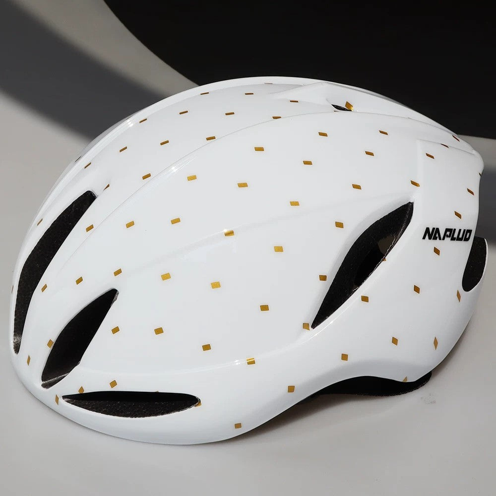 Lightweight Aerodynamic Race Bike Helmet NAPLUD